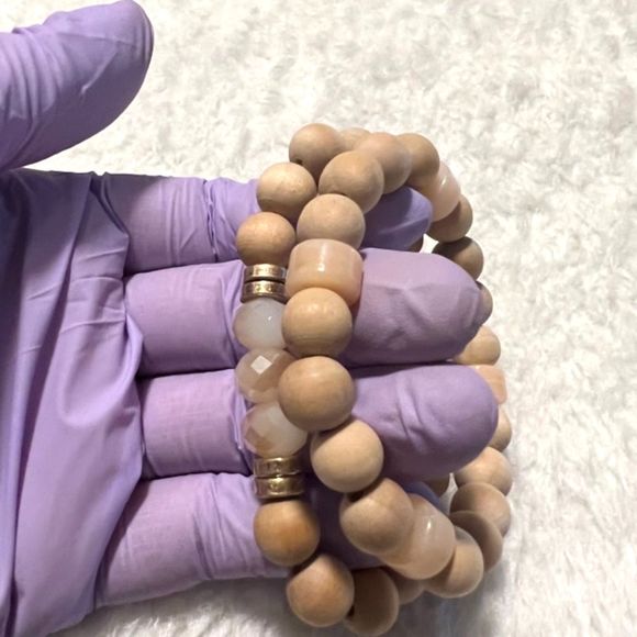 Lot of 2 Wood Beads & Faceted Beads With Gold Tone Spacers Elastic Bracelets - Picture 3 of 4